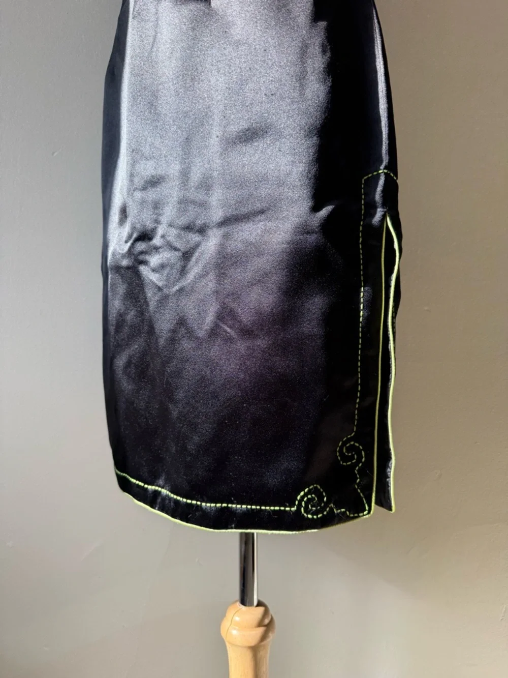 Vintage Style Black Satin Cheongsam Mini Dress Lime Green Trim y2k / 90s - Picture 4 of 12